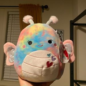 8” Squishmallow Wren